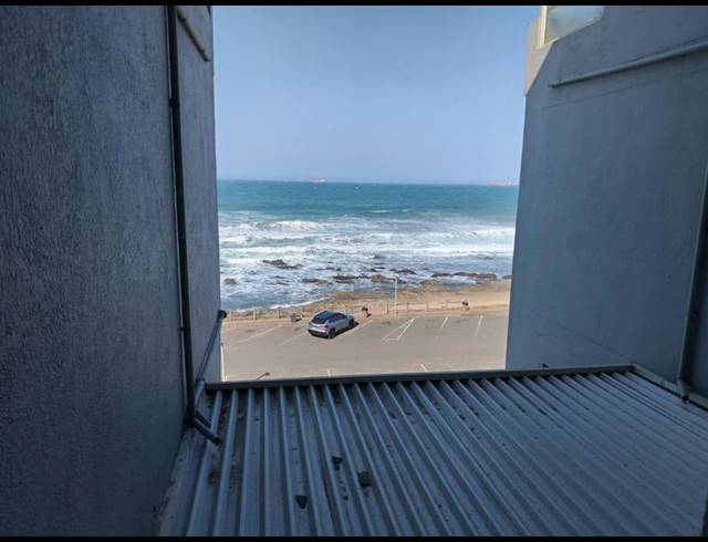 2 BEDROOM APARTMENT FOR SALE IN UMDLOTI BEACH